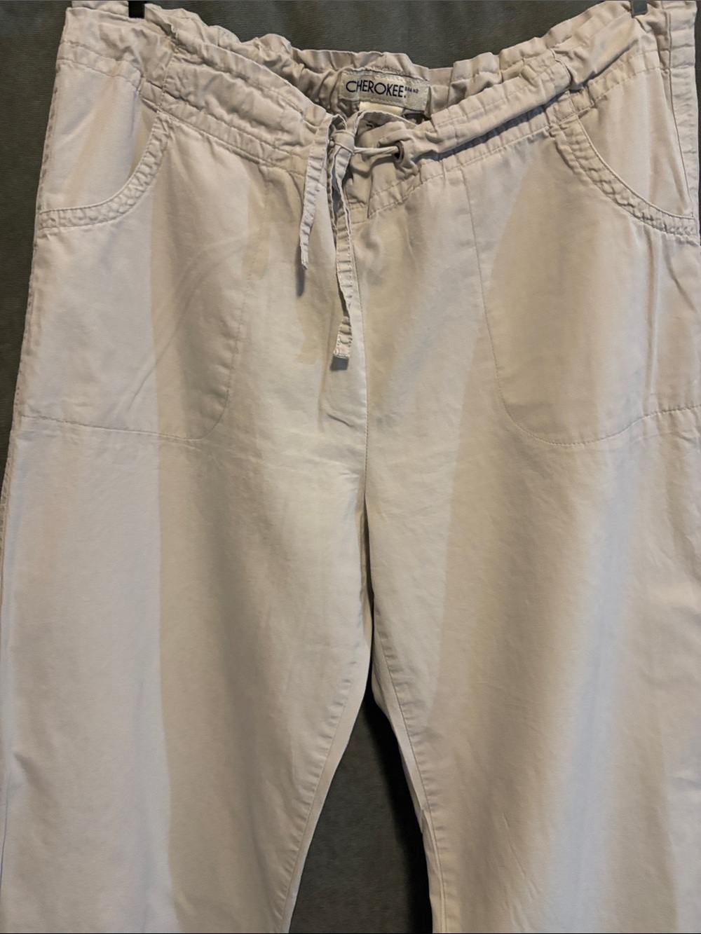 Cherokee Light Cream Drawstring Waist Capris